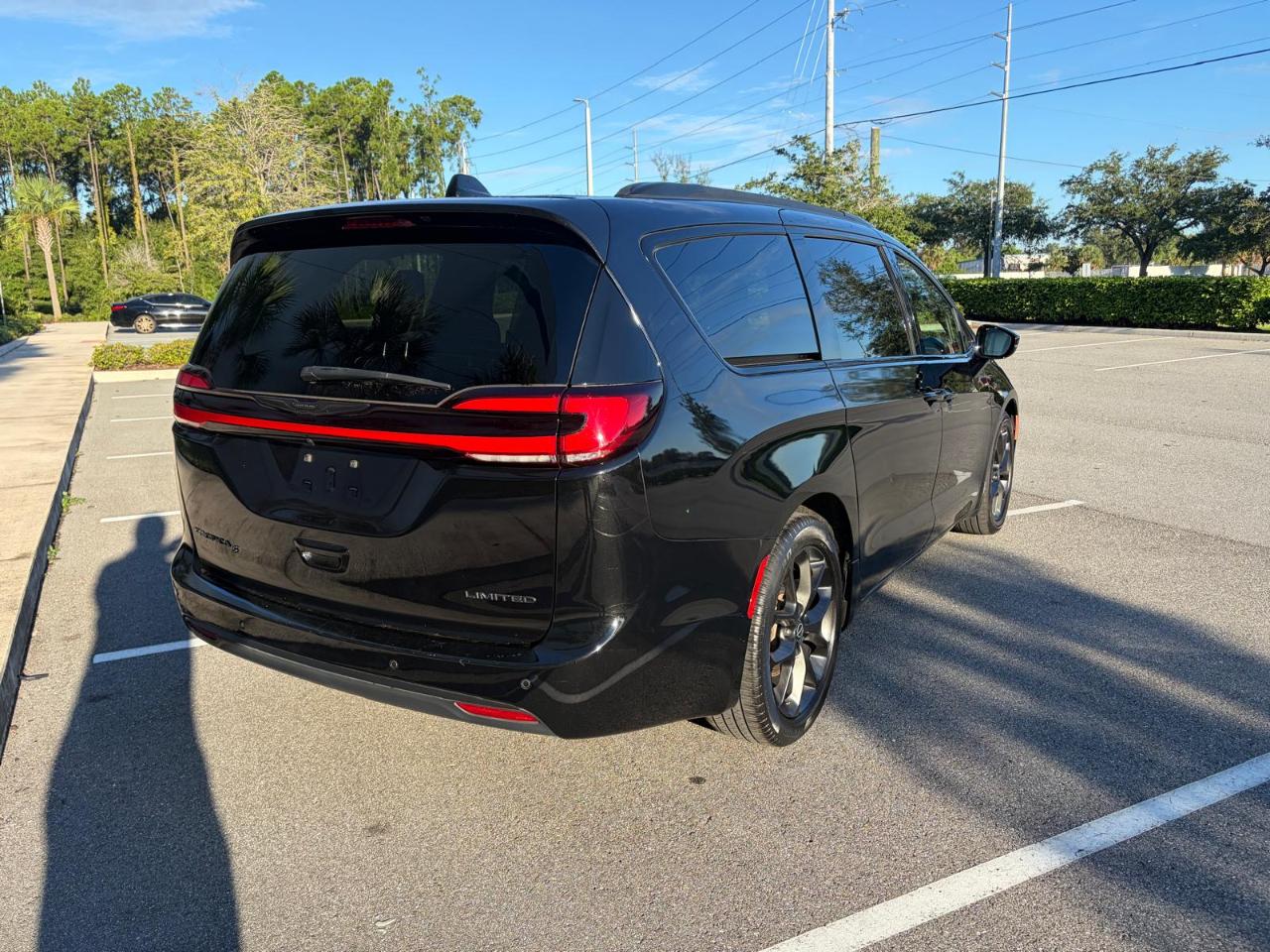 Chrysler Pacifica Limited FWD 2025
