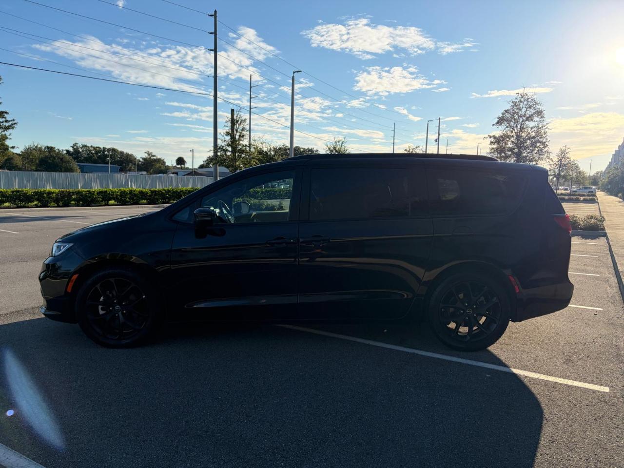 Chrysler Pacifica Limited FWD 2025