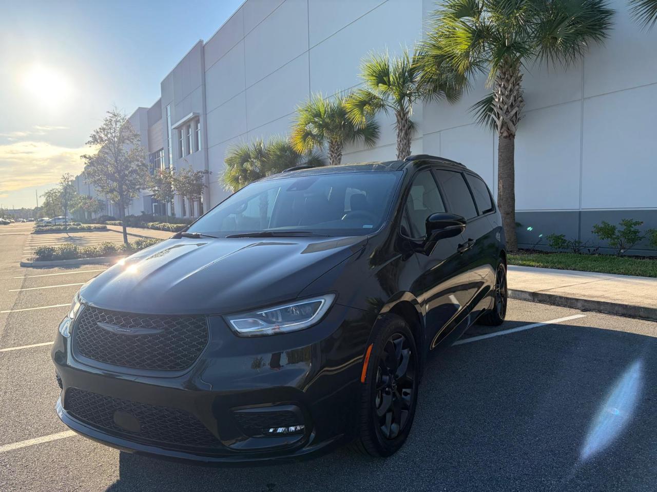 Chrysler Pacifica Limited FWD 2025