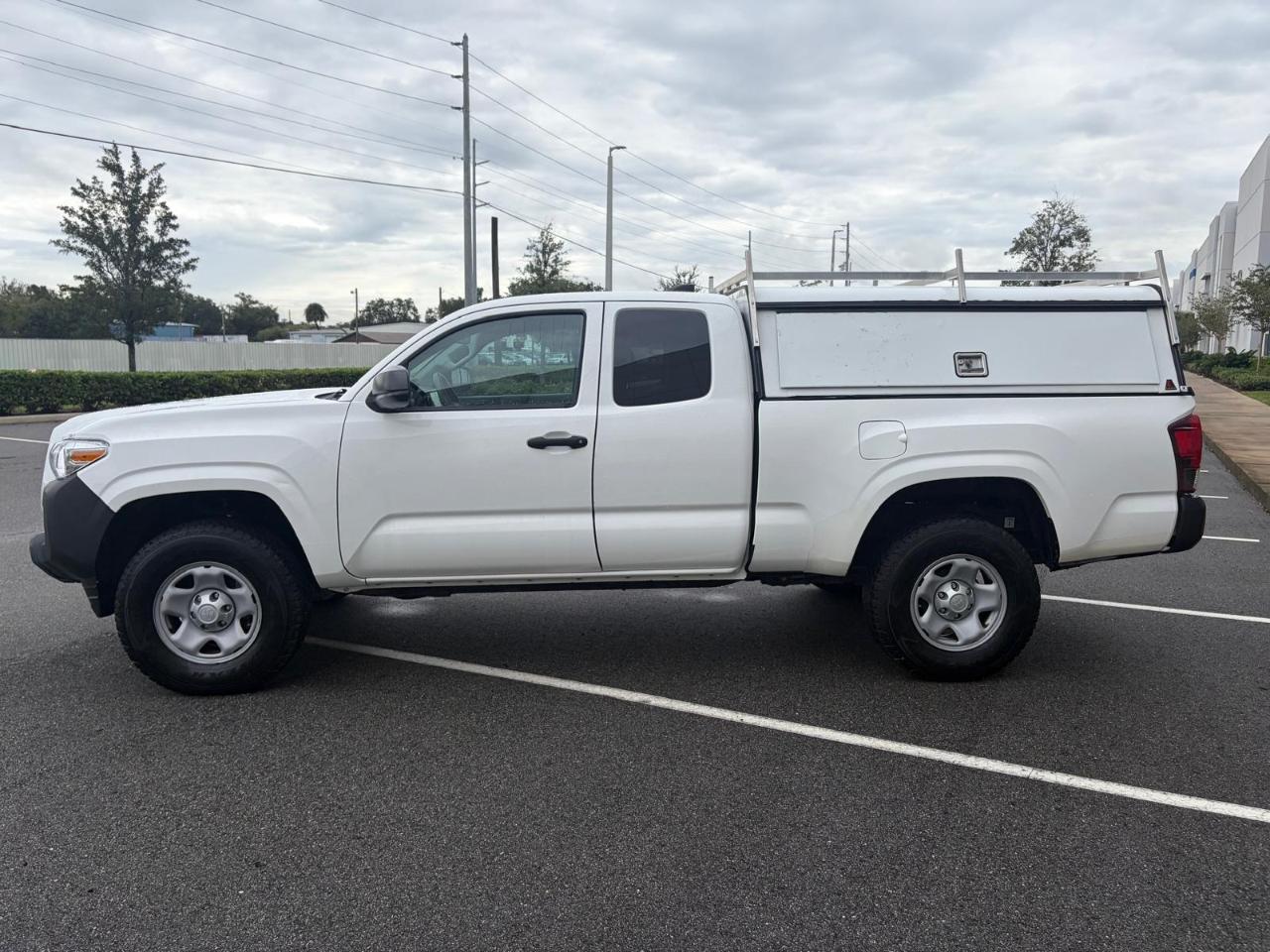 Toyota Tacoma 2WD SR5 Access Cab 6' Bed I4 AT (Natl) 2020
