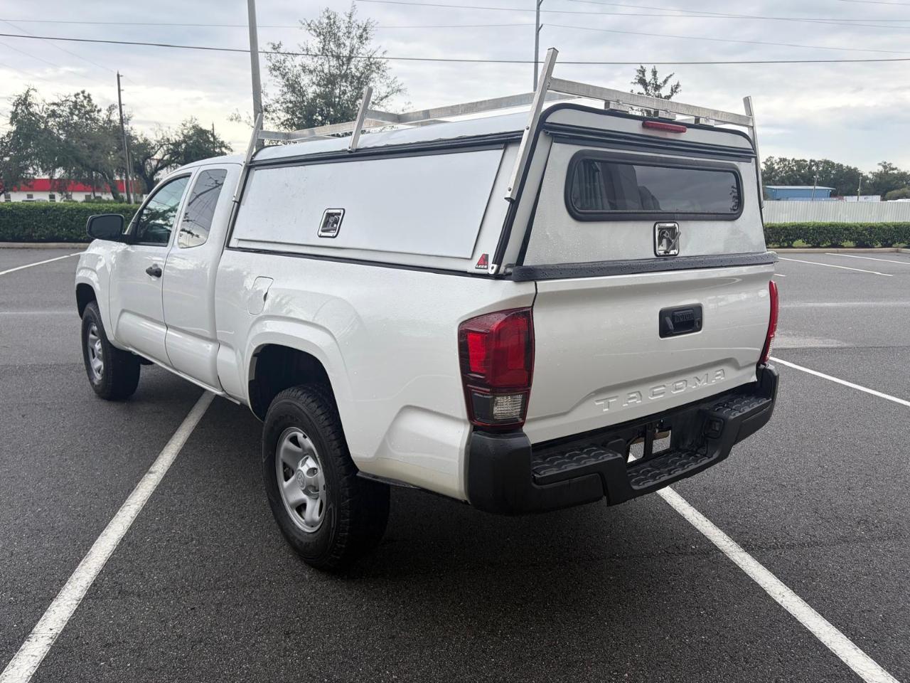 Toyota Tacoma 2WD SR5 Access Cab 6' Bed I4 AT (Natl) 2020