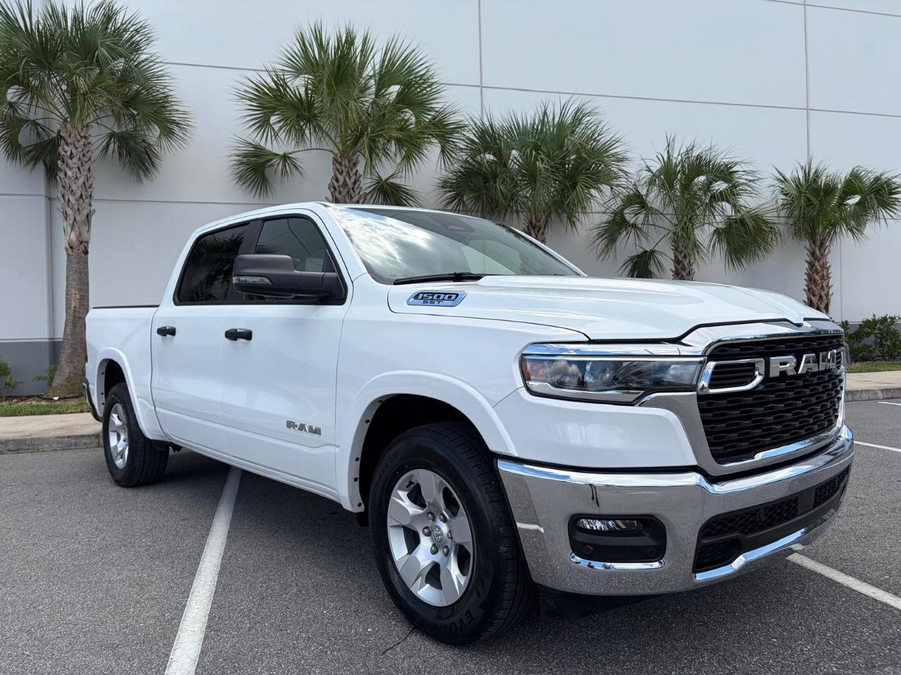 2025 RAM 1500 Big Horn 4x4 Crew Cab 5'7" Box