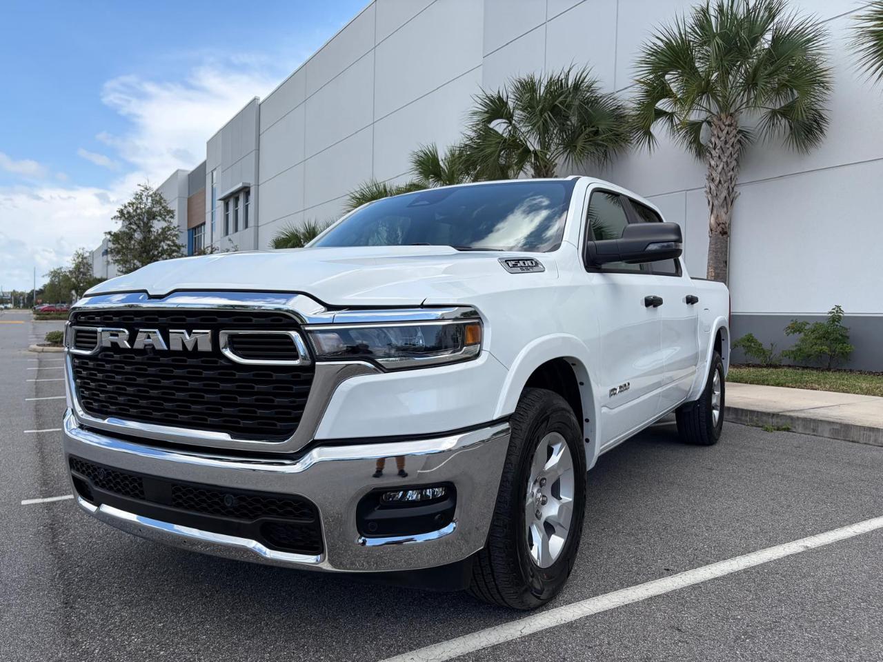 RAM 1500 Big Horn 4x4 Crew Cab 5'7" Box 2025