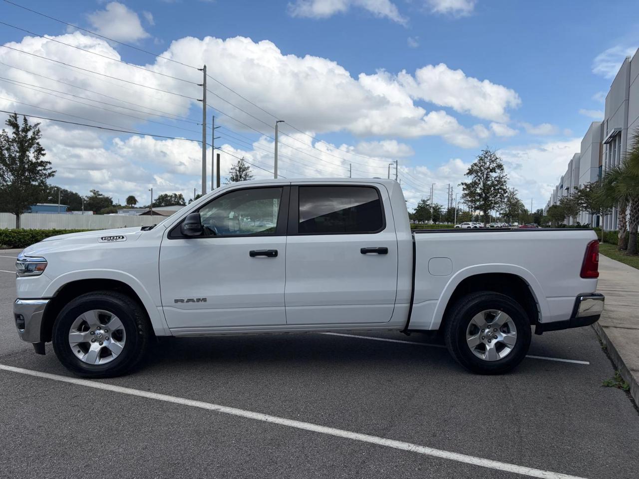 RAM 1500 Big Horn 4x4 Crew Cab 5'7" Box 2025