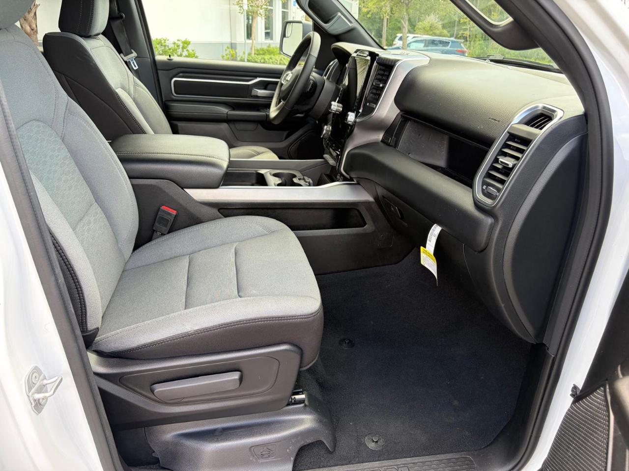 RAM 1500 Big Horn 4x4 Crew Cab 5'7" Box 2025