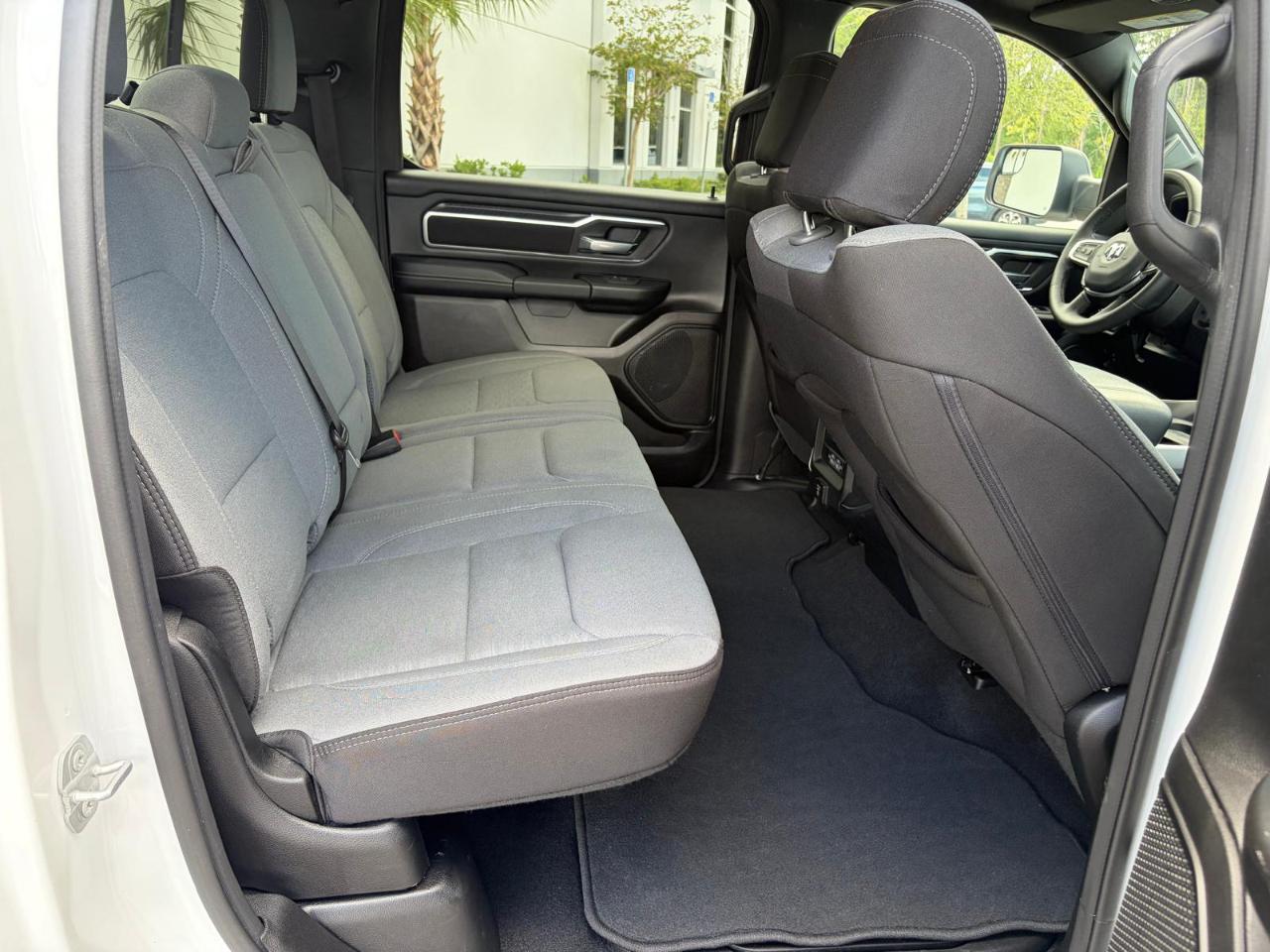 RAM 1500 Big Horn 4x4 Crew Cab 5'7" Box 2025
