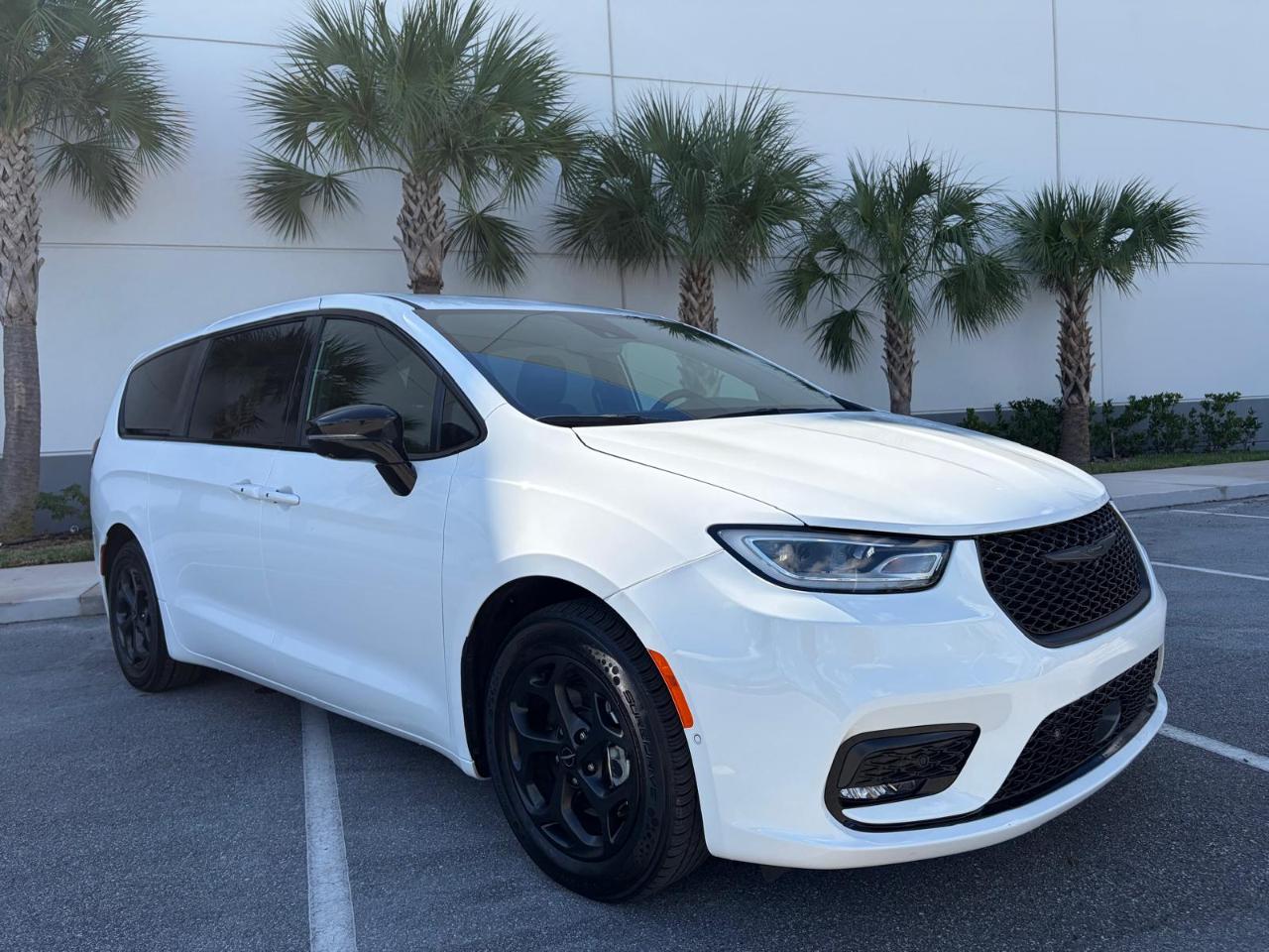 Chrysler Pacifica Hybrid S Appearance Pkg FWD 2024