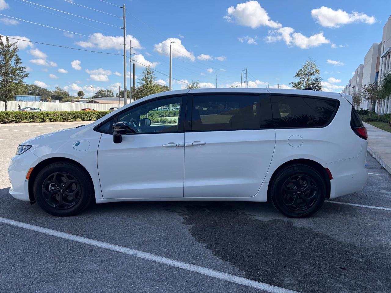 Chrysler Pacifica Hybrid S Appearance Pkg FWD 2024