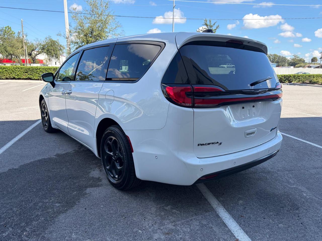 Chrysler Pacifica Hybrid S Appearance Pkg FWD 2024