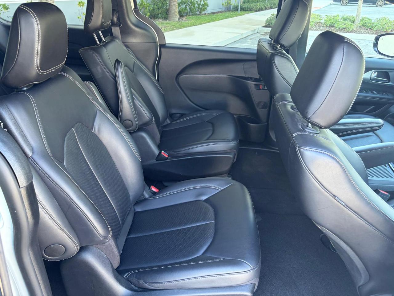 Chrysler Pacifica Hybrid S Appearance Pkg FWD 2024