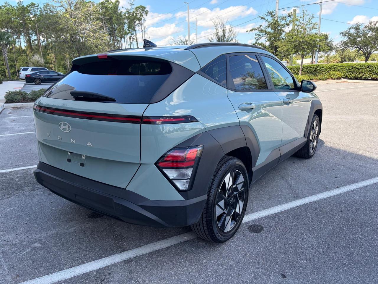 Hyundai Kona SEL FWD 2024