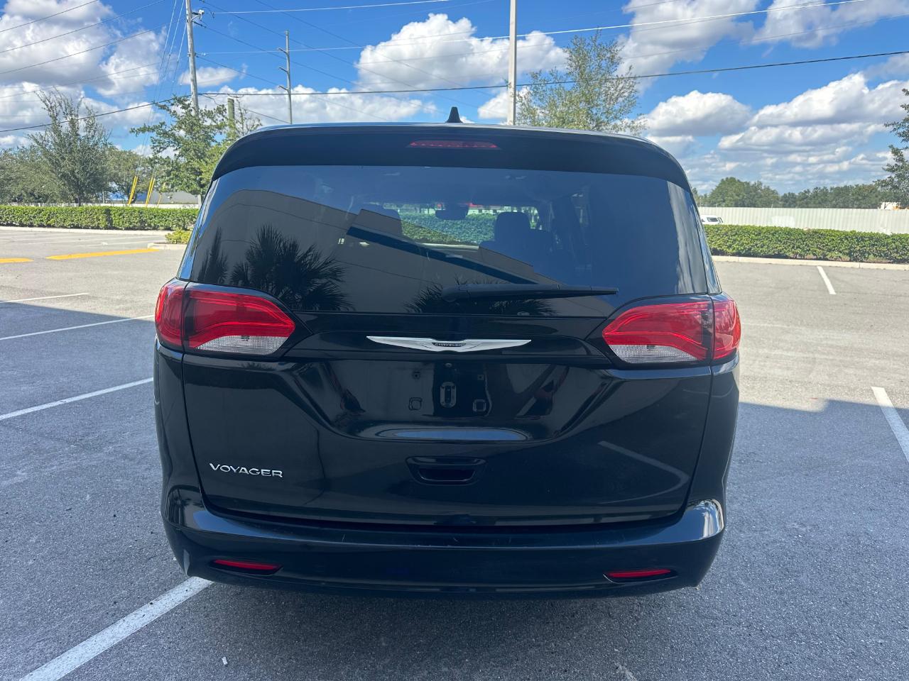 Chrysler Voyager LX FWD 2023
