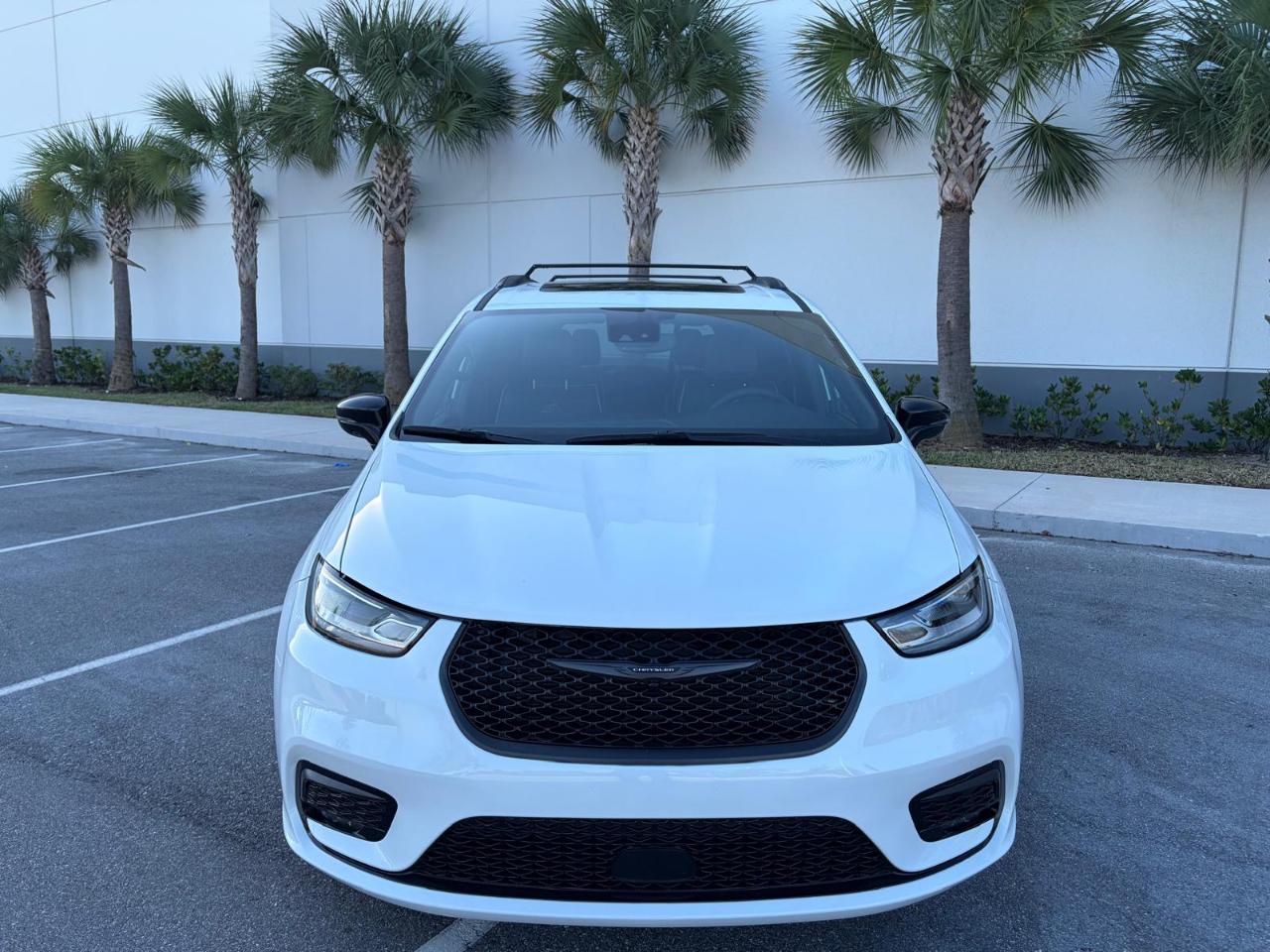 Chrysler Pacifica Limited FWD 2025