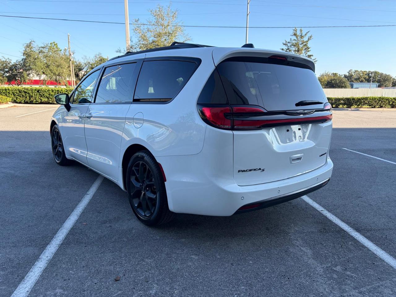 Chrysler Pacifica Limited FWD 2025