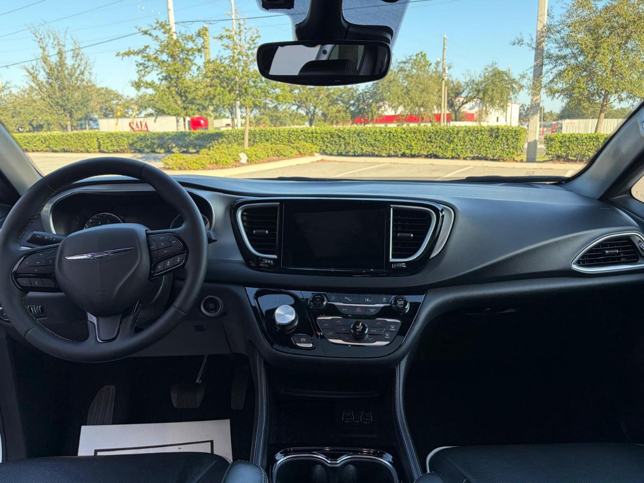 Chrysler Pacifica Limited FWD 2025