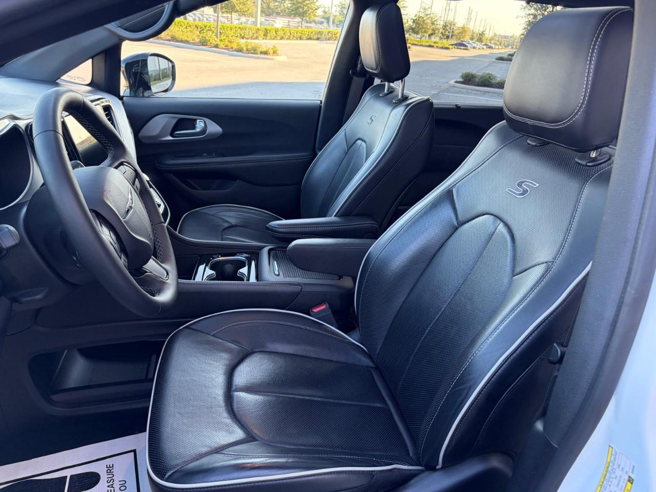 Chrysler Pacifica Limited FWD 2025