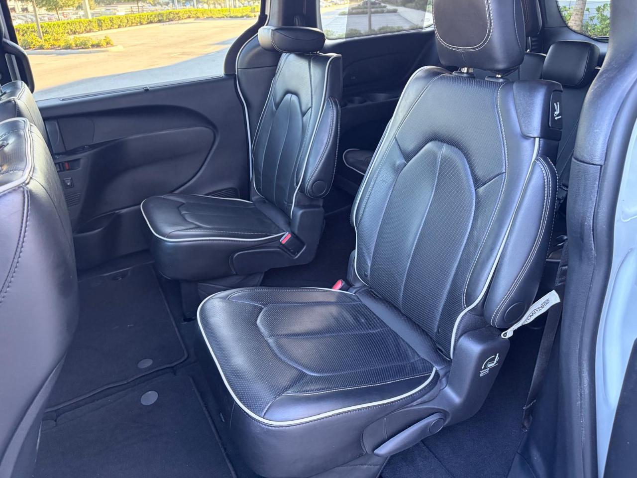 Chrysler Pacifica Limited FWD 2025