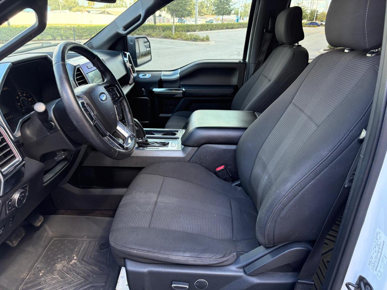 Ford F-150 Lariat 2WD SuperCrew 5.5' Box 2017