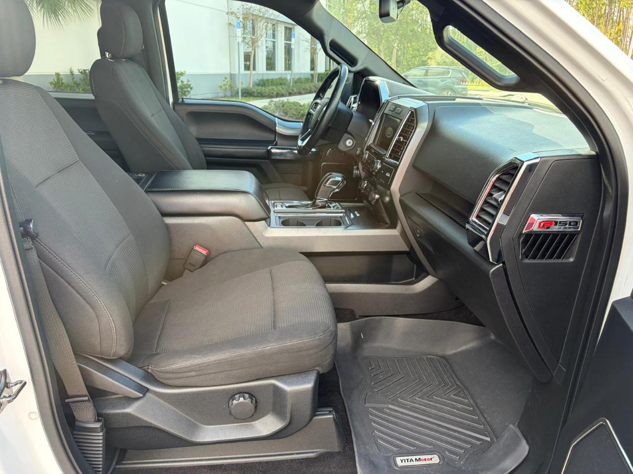 Ford F-150 Lariat 2WD SuperCrew 5.5' Box 2017