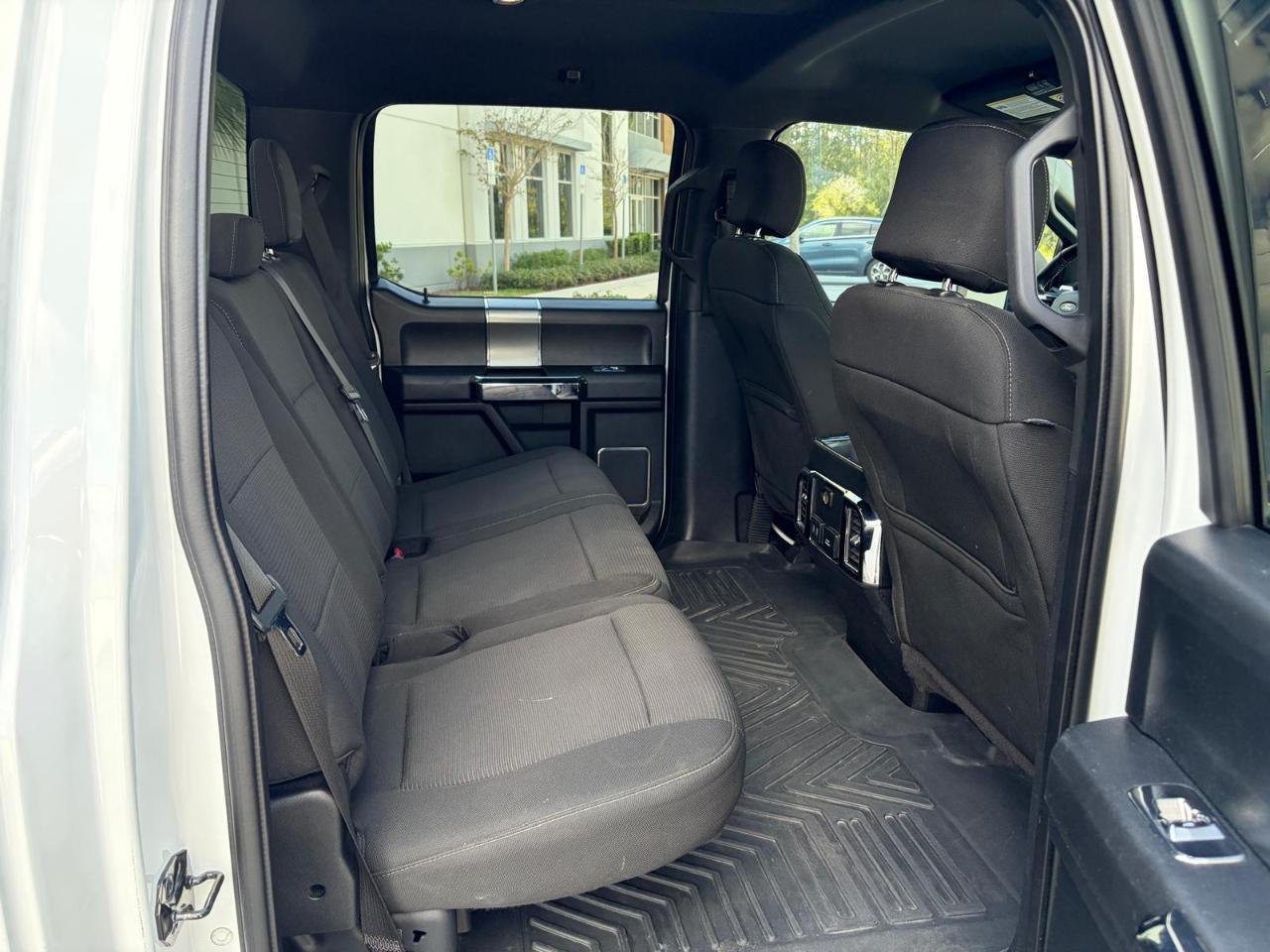 Ford F-150 Lariat 2WD SuperCrew 5.5' Box 2017