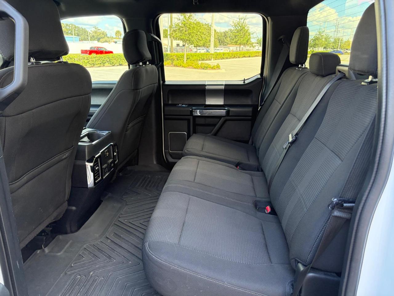 Ford F-150 Lariat 2WD SuperCrew 5.5' Box 2017