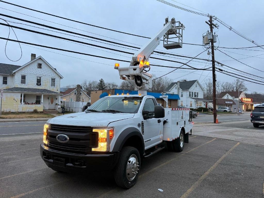 2019 Ford F-550 Super Duty Chassis Cab's photo