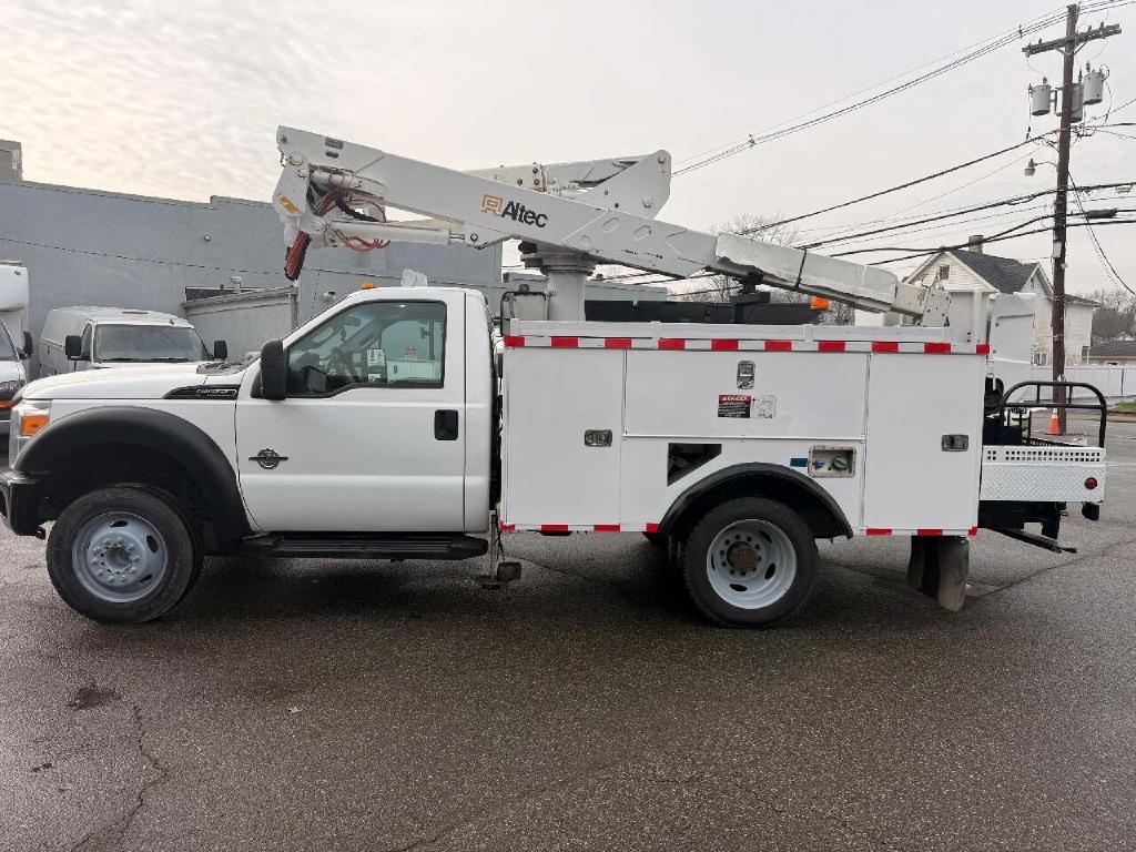 Ford F-550 Regular Cab DRW 2WD 2011