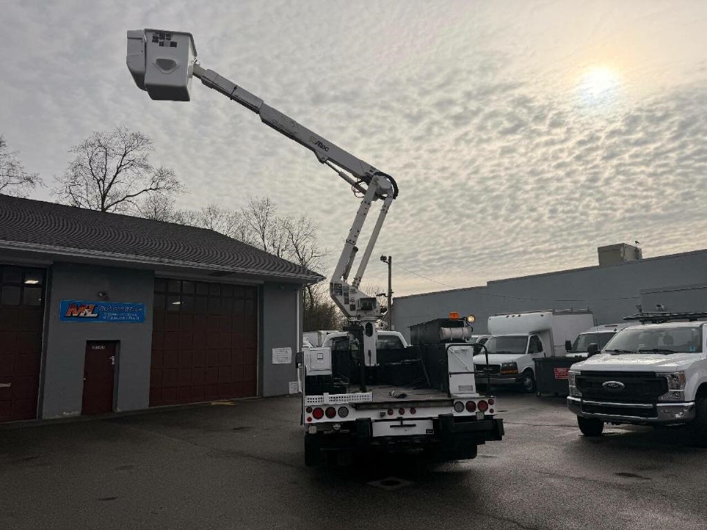 Ford F-550 Regular Cab DRW 2WD 2011