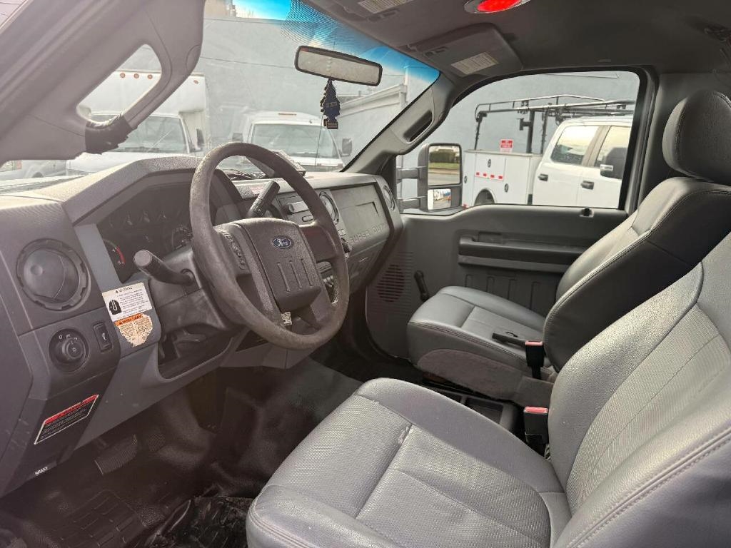 Ford F-550 Regular Cab DRW 2WD 2011