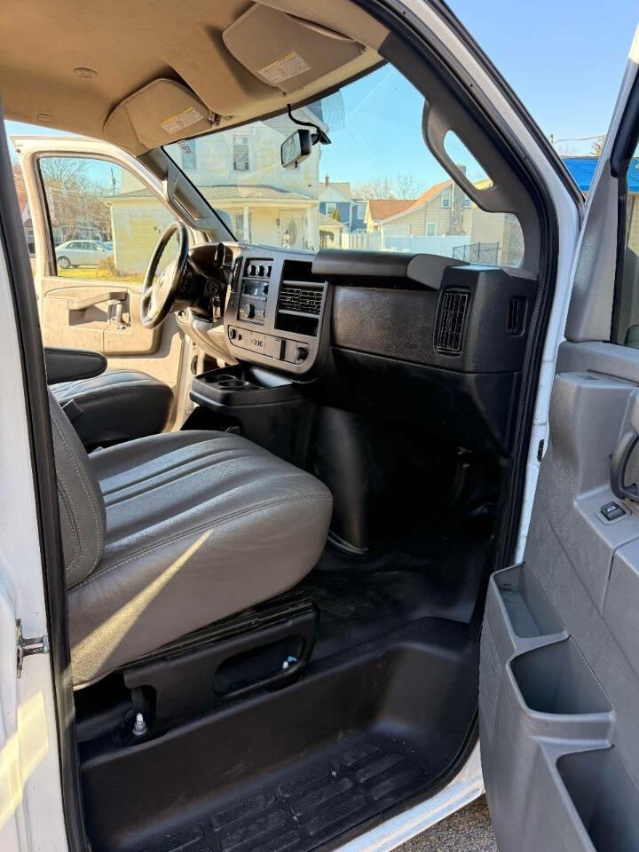 Chevrolet Express G3500 139" 2019