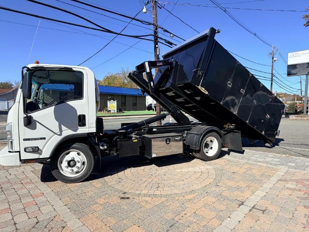 2024 Isuzu NPR HD's photo