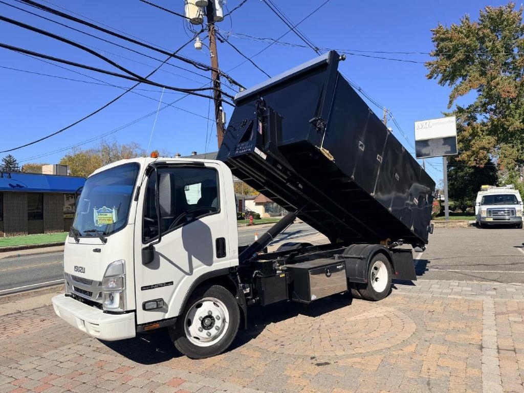 Isuzu NPR HD  2024