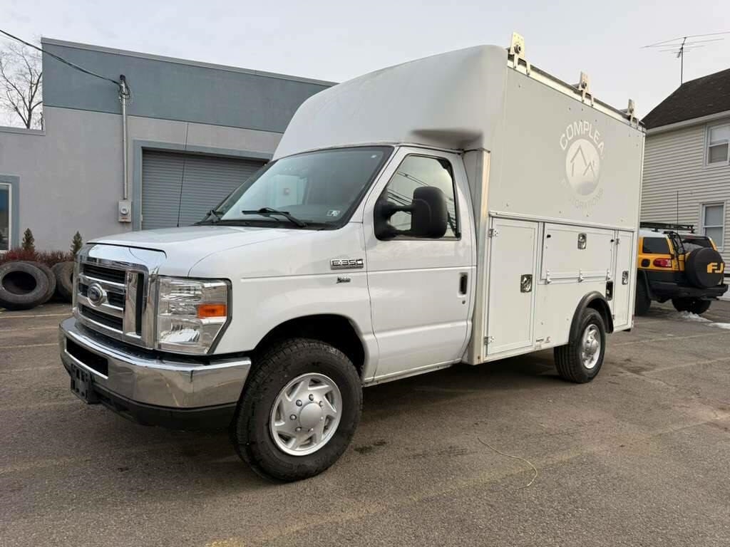 Ford Econoline E-350 Super Duty 2015