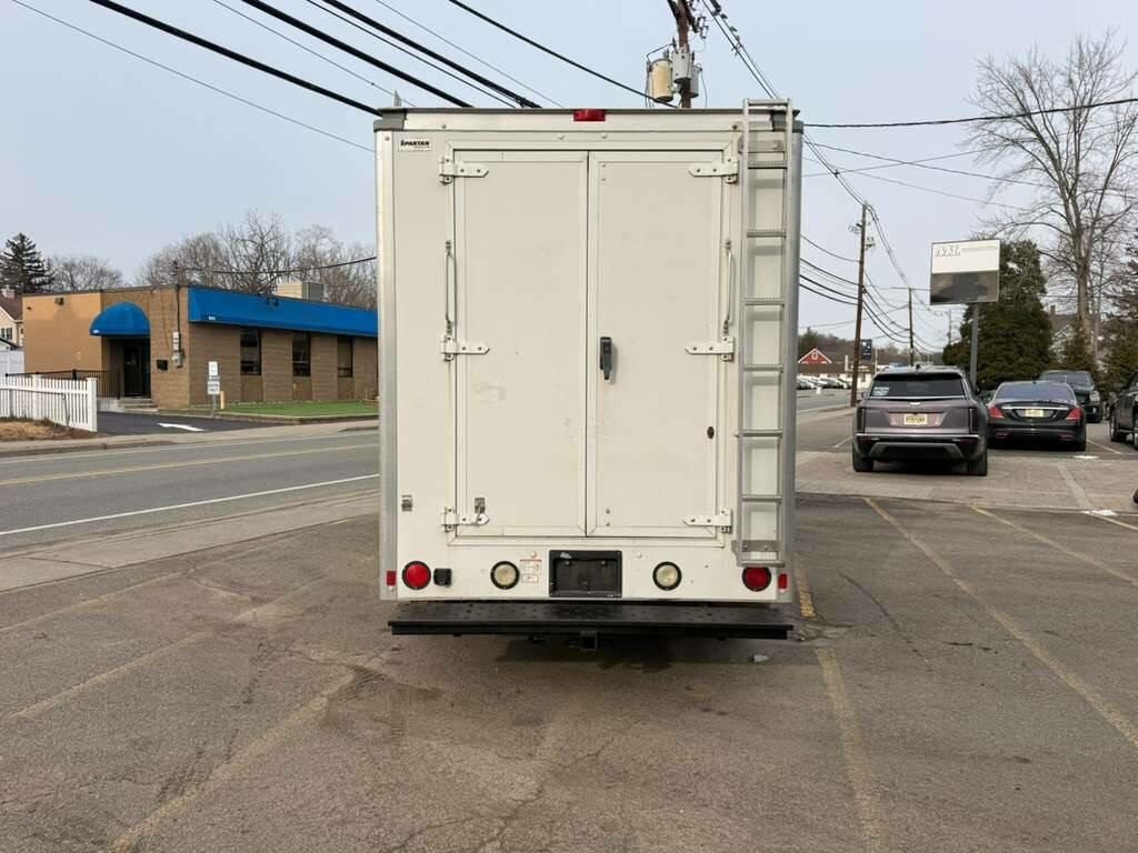 Ford Econoline E-350 Super Duty 2015