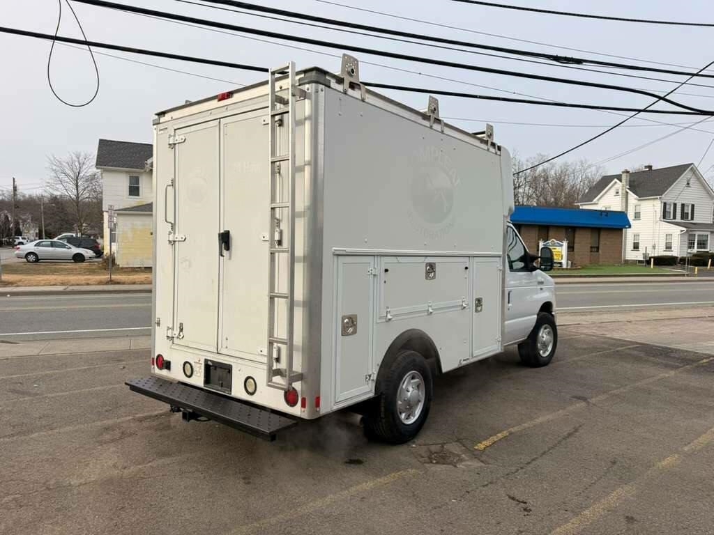 Ford Econoline E-350 Super Duty 2015