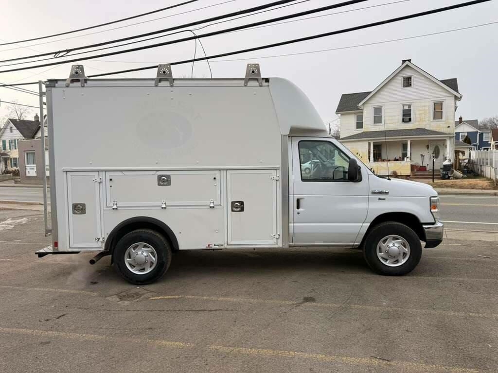 Ford Econoline E-350 Super Duty 2015