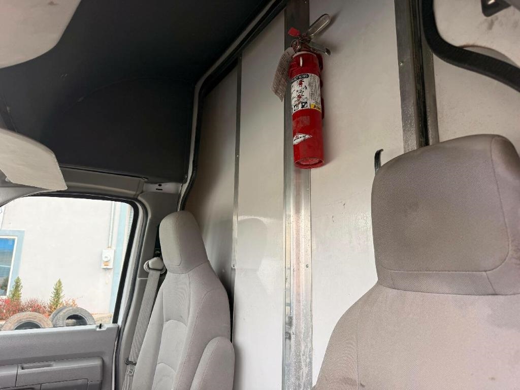 Ford Econoline E-350 Super Duty 2015