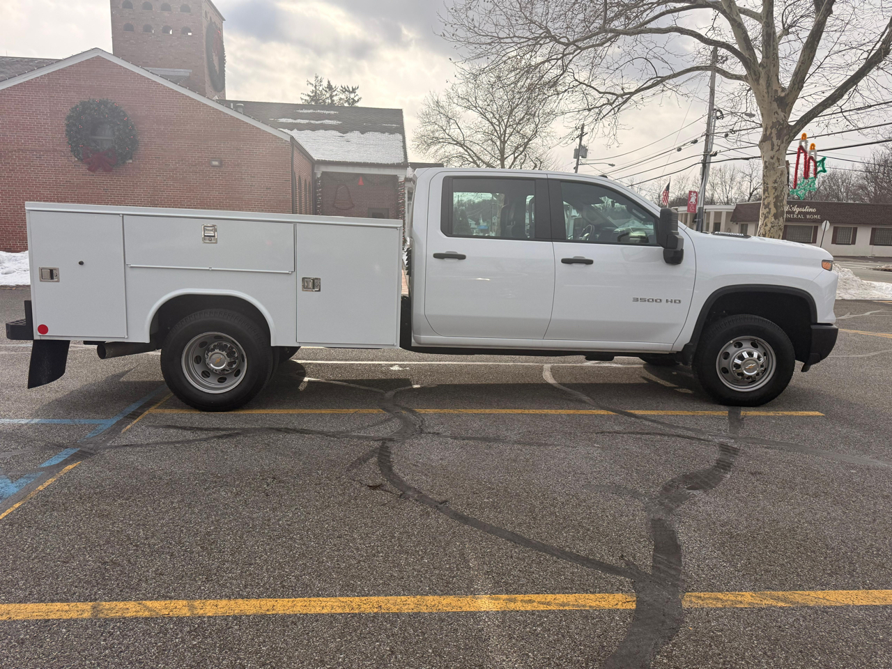 Chevrolet Silverado 3500HD Work Truck Crew Cab 4WD 2025