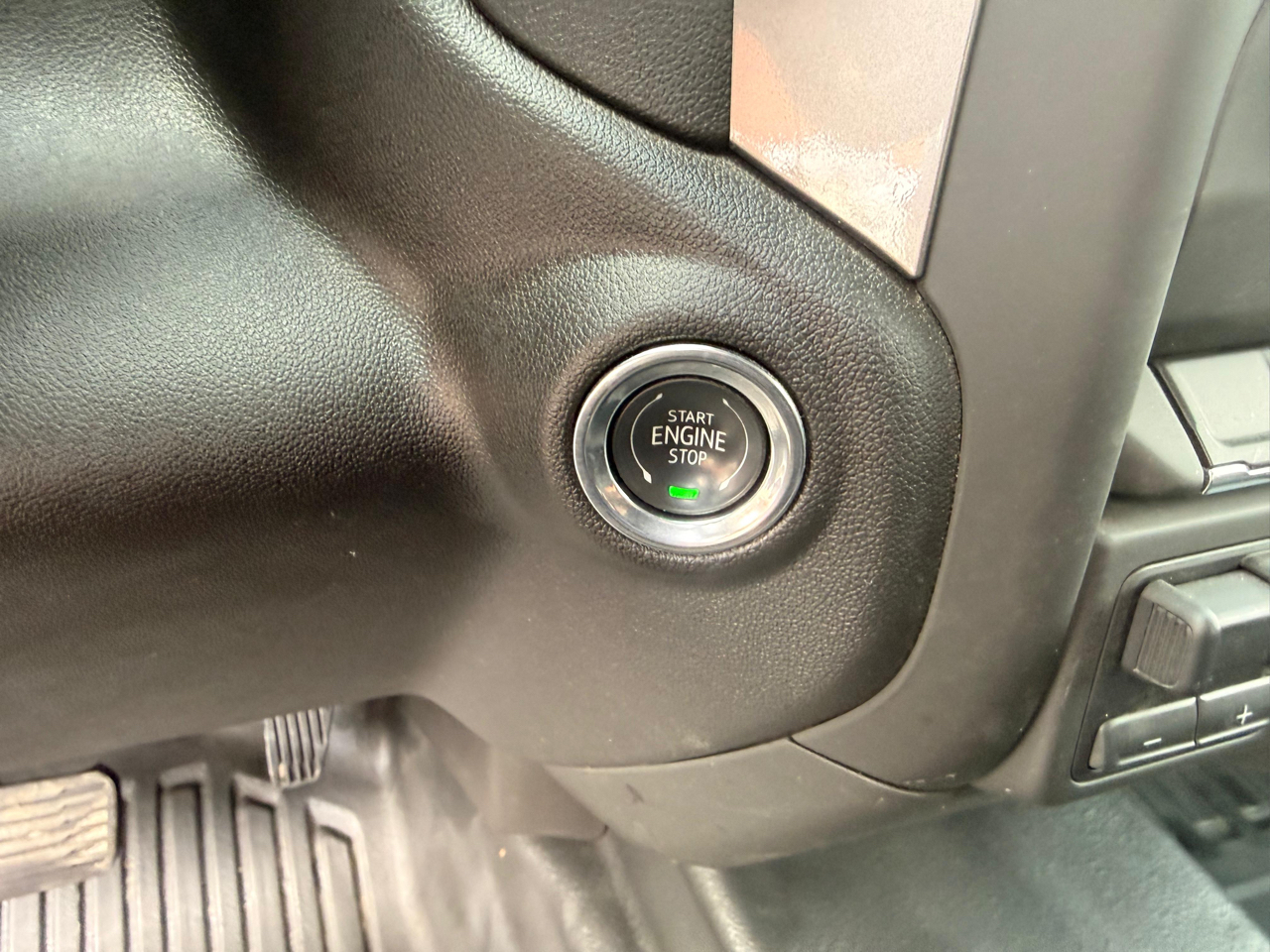 Chevrolet Silverado 3500HD Work Truck Crew Cab 4WD 2025