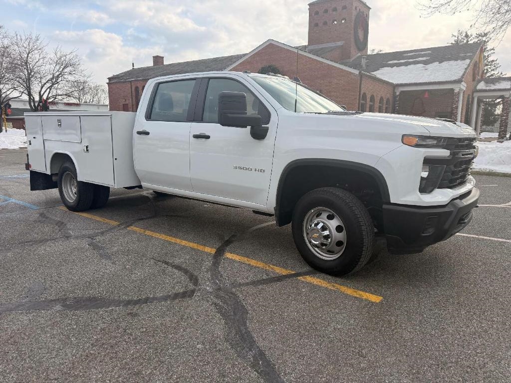 Chevrolet Silverado 3500HD Work Truck Crew Cab 4WD 2025
