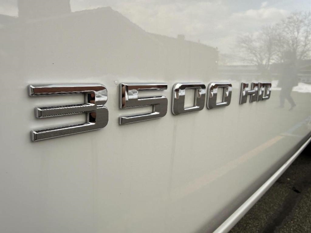 Chevrolet Silverado 3500HD Work Truck Crew Cab 4WD 2025
