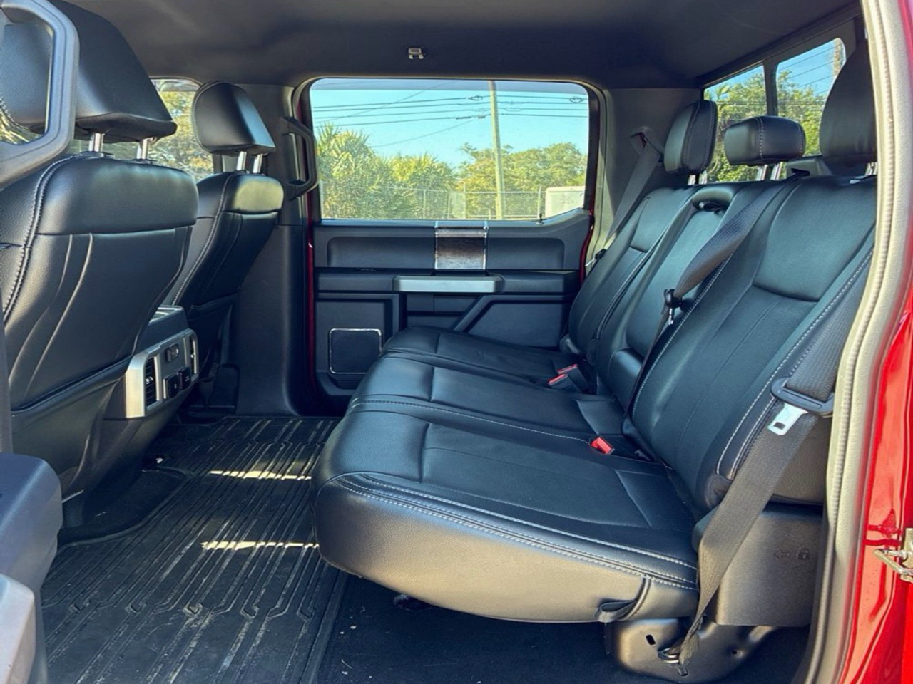 Ford F-250 SD Lariat Crew Cab Long Bed 4WD 2022