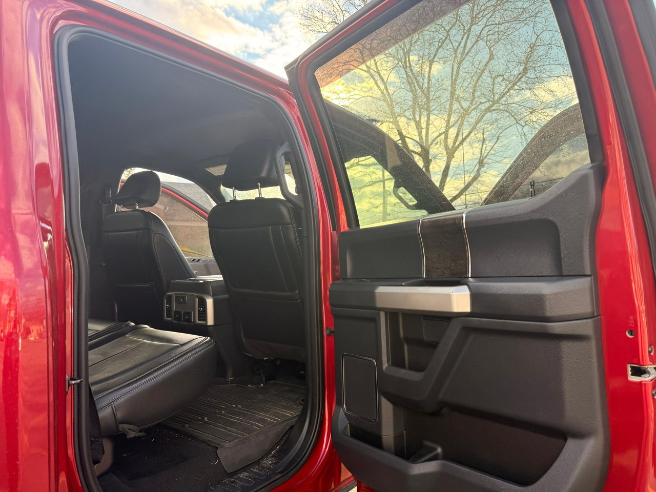 Ford F-250 SD Lariat Crew Cab Long Bed 4WD 2022