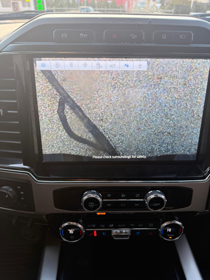 Ford F-250 SD Lariat Crew Cab Long Bed 4WD 2022