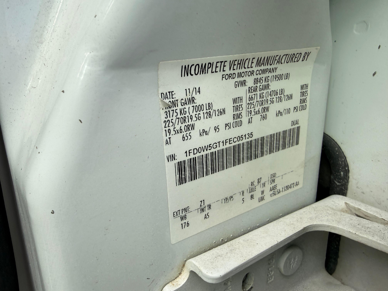 Ford F-550 Crew Cab DRW 2WD 2015