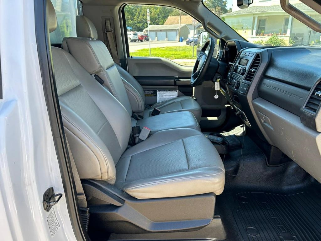 Ford F-550 Regular Cab DRW 4WD 2017