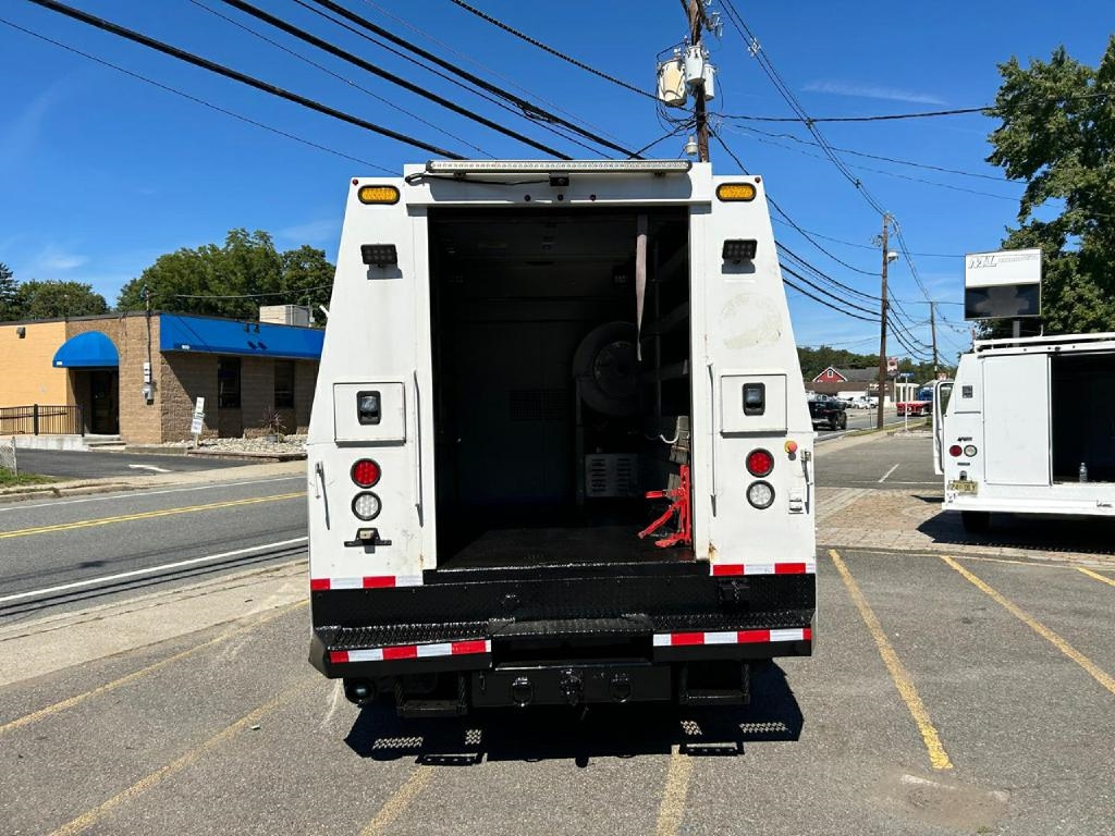 Ford F-550 Regular Cab DRW 4WD 2017