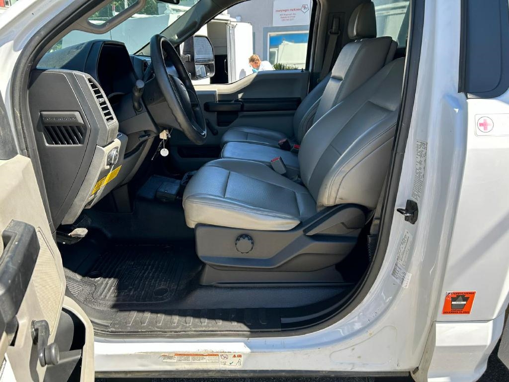 Ford F-550 Regular Cab DRW 4WD 2017