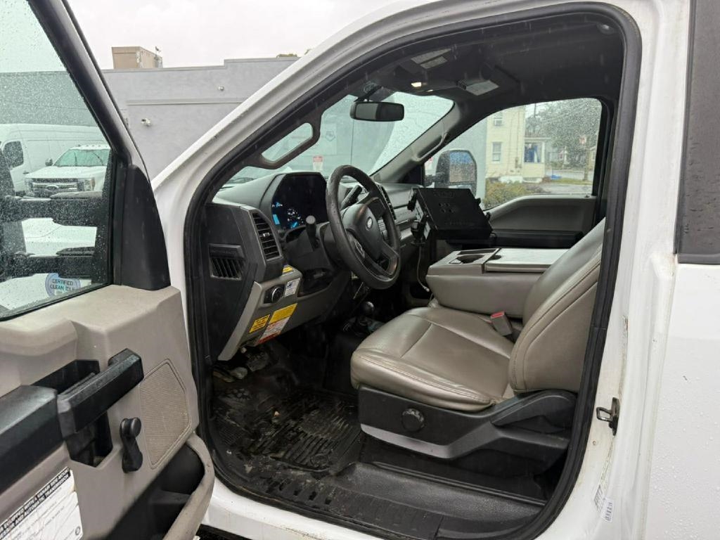 Ford F-550 Regular Cab DRW 4WD 2017