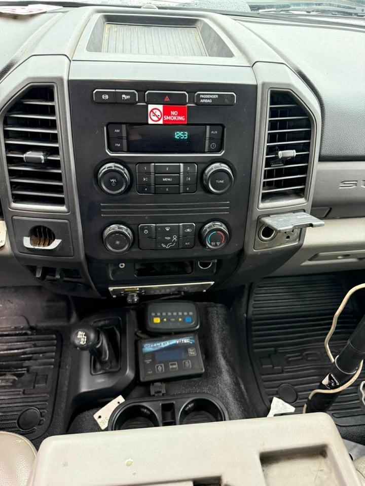 Ford F-550 Regular Cab DRW 4WD 2017